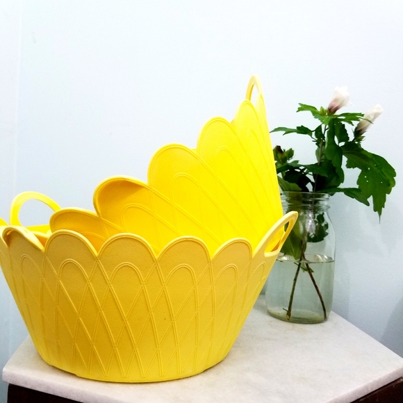 Vintage Other - AT HOME》SET OF 70s vintage yellow platics planterS Vintage Other - AT HOME》SET OF 70s vintage yellow platics planterS